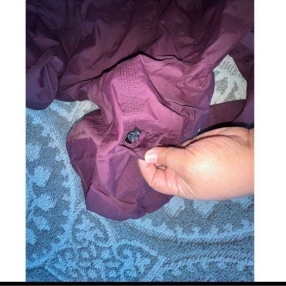 Lululemon right as rain jacket size 8 - Picture 8 of 12